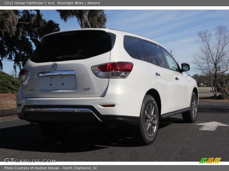 Moonlight White / Almond 2013 Nissan Pathfinder S 4x4