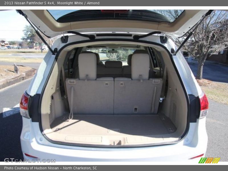 Moonlight White / Almond 2013 Nissan Pathfinder S 4x4