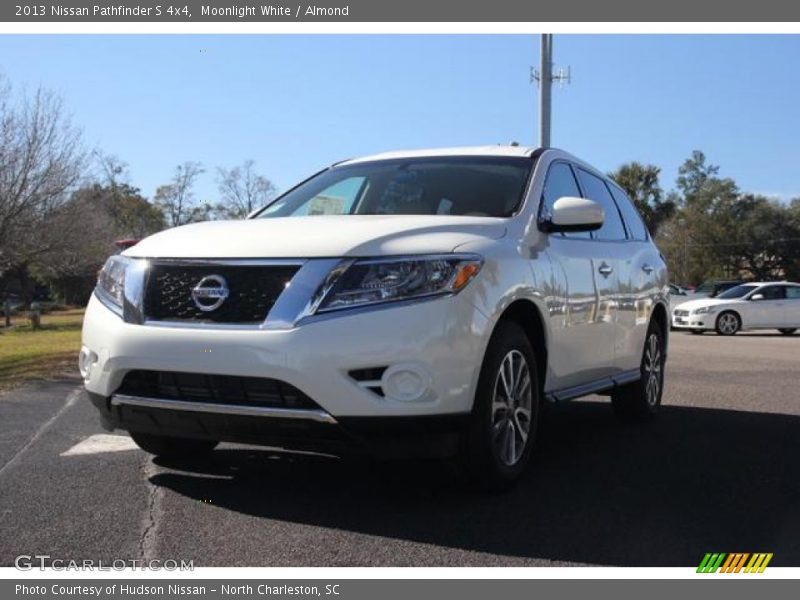 Moonlight White / Almond 2013 Nissan Pathfinder S 4x4