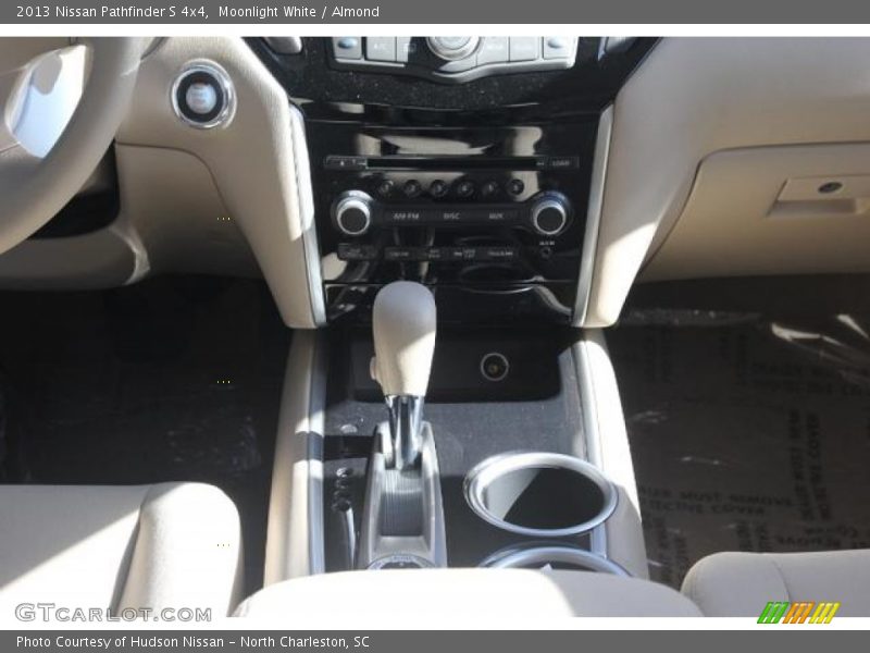 Moonlight White / Almond 2013 Nissan Pathfinder S 4x4