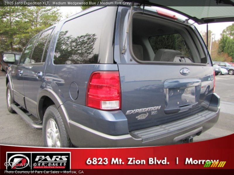 Medium Wedgewood Blue / Medium Flint Grey 2005 Ford Expedition XLT