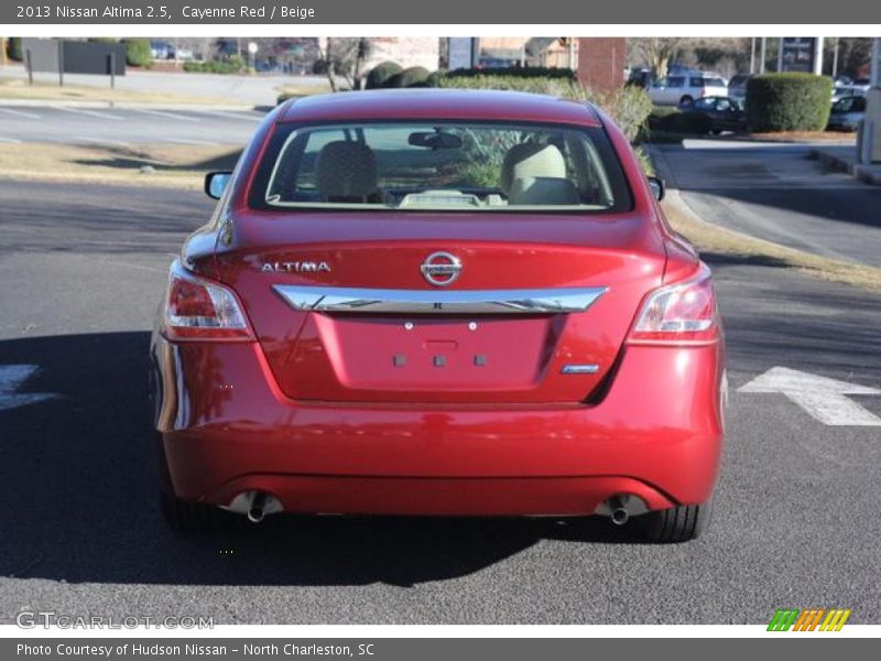 Cayenne Red / Beige 2013 Nissan Altima 2.5