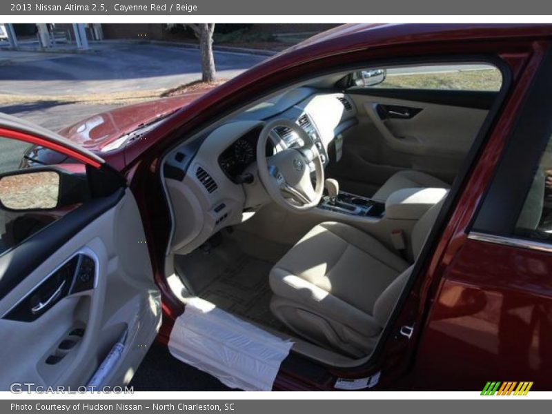 Cayenne Red / Beige 2013 Nissan Altima 2.5