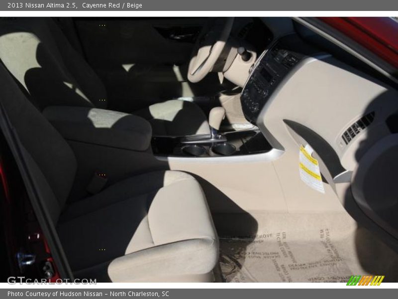 Cayenne Red / Beige 2013 Nissan Altima 2.5