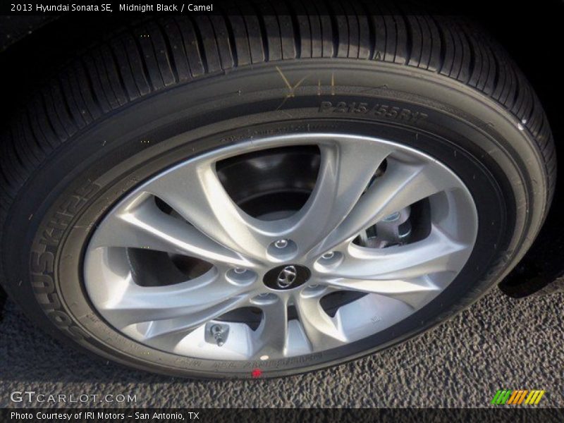 Midnight Black / Camel 2013 Hyundai Sonata SE
