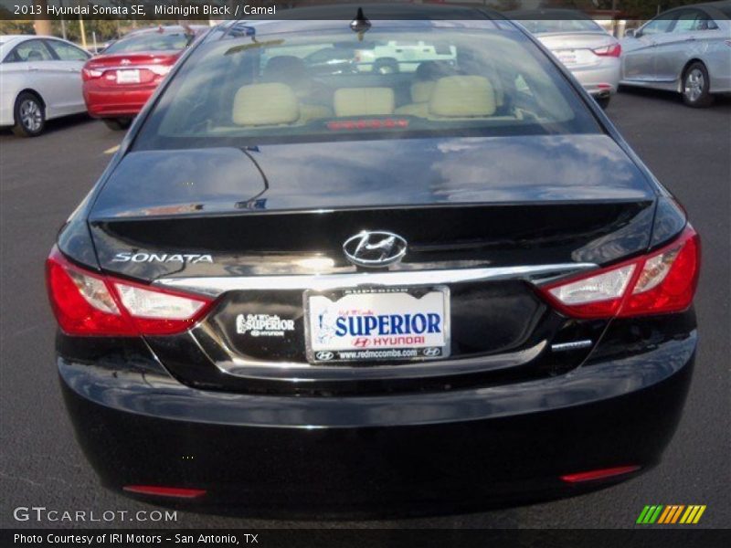 Midnight Black / Camel 2013 Hyundai Sonata SE