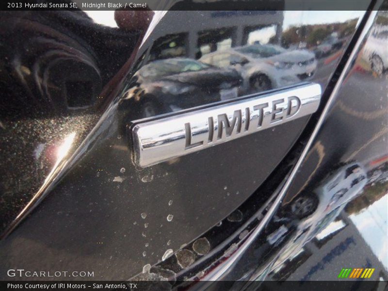 Midnight Black / Camel 2013 Hyundai Sonata SE