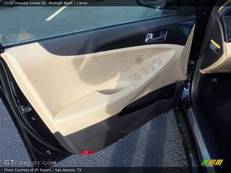 Midnight Black / Camel 2013 Hyundai Sonata SE