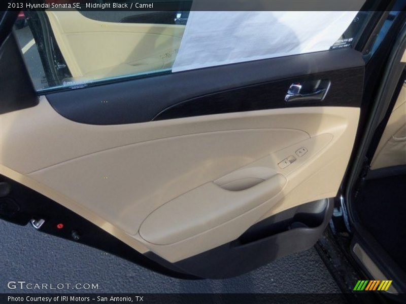 Midnight Black / Camel 2013 Hyundai Sonata SE