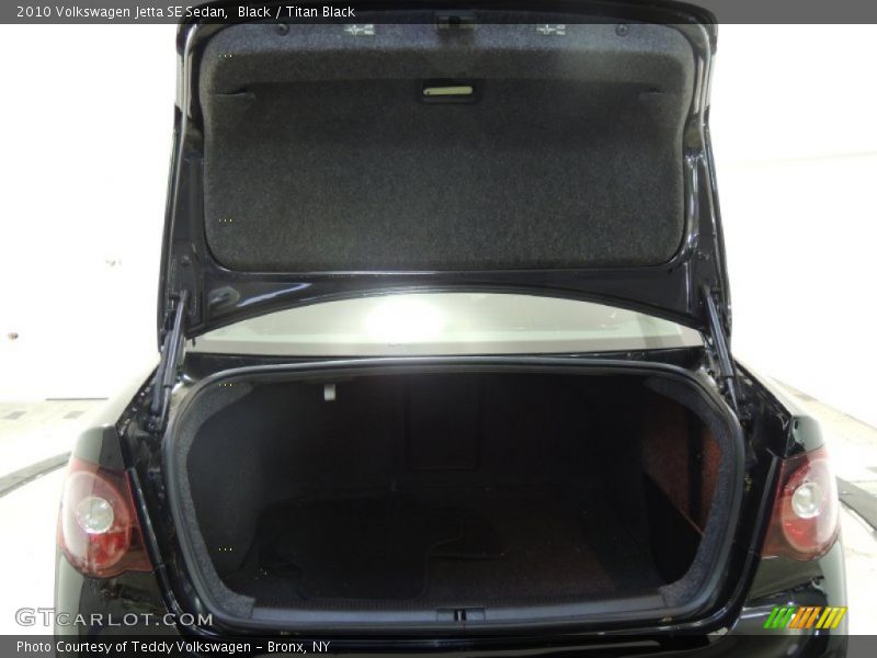 Black / Titan Black 2010 Volkswagen Jetta SE Sedan