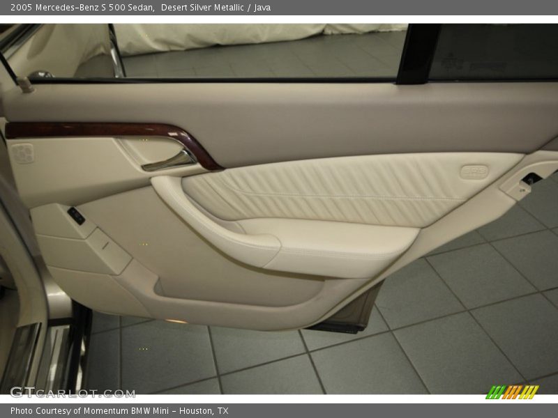 Door Panel of 2005 S 500 Sedan