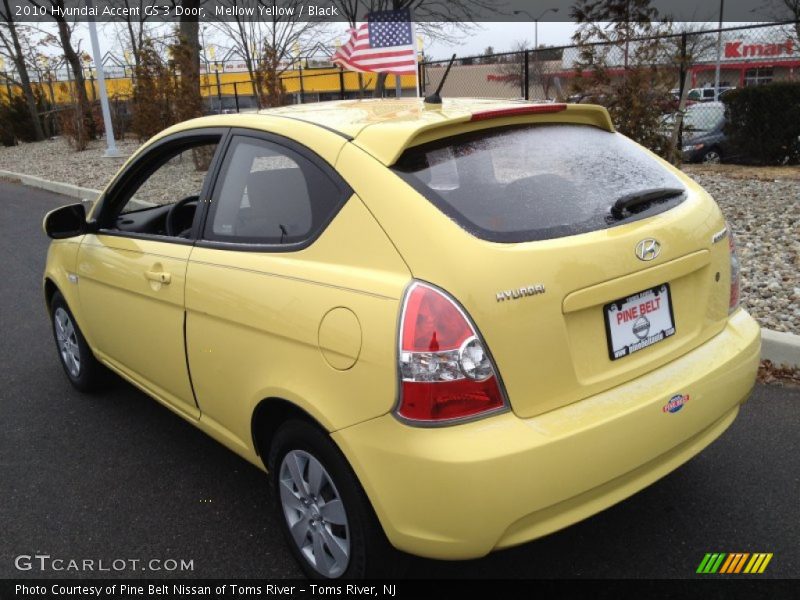 Mellow Yellow / Black 2010 Hyundai Accent GS 3 Door
