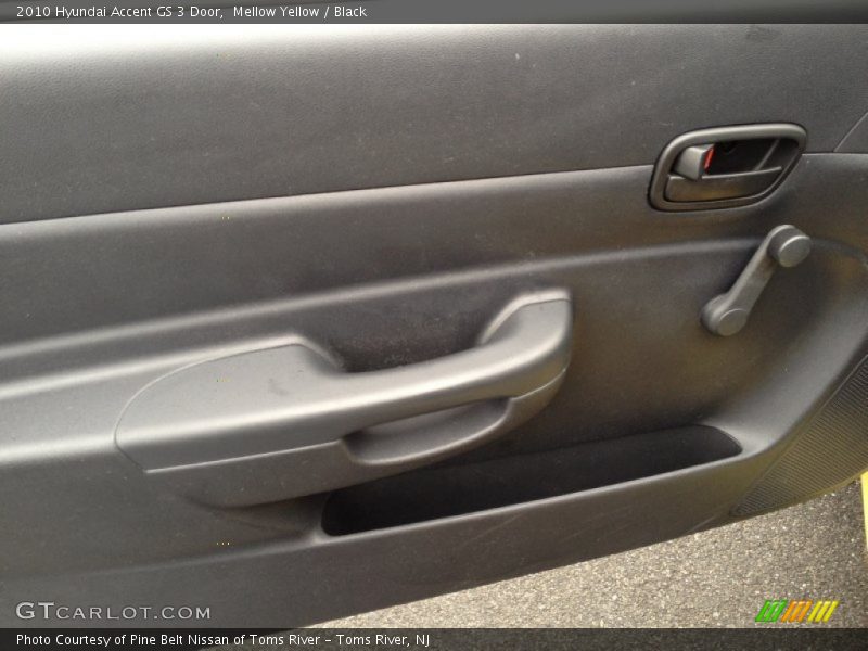 Mellow Yellow / Black 2010 Hyundai Accent GS 3 Door
