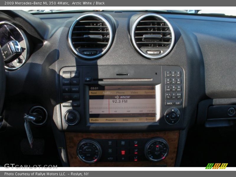 Arctic White / Black 2009 Mercedes-Benz ML 350 4Matic