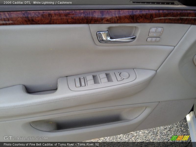 White Lightning / Cashmere 2006 Cadillac DTS