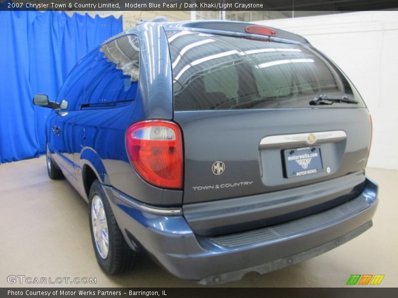 Modern Blue Pearl / Dark Khaki/Light Graystone 2007 Chrysler Town & Country Limited