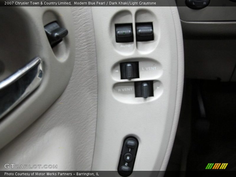 Modern Blue Pearl / Dark Khaki/Light Graystone 2007 Chrysler Town & Country Limited