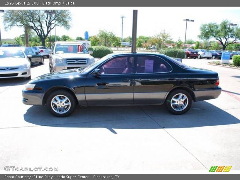 Black Onyx / Beige 1995 Lexus ES 300