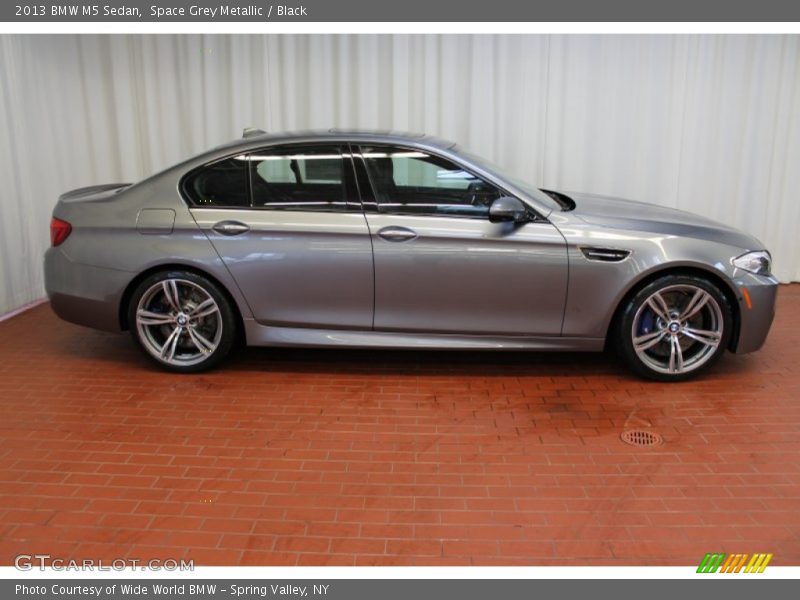  2013 M5 Sedan Space Grey Metallic