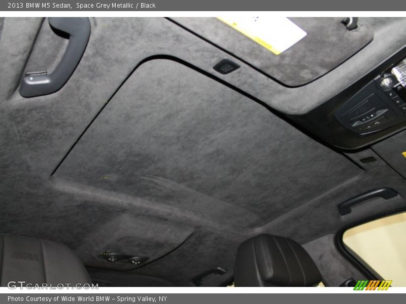 Sunroof of 2013 M5 Sedan