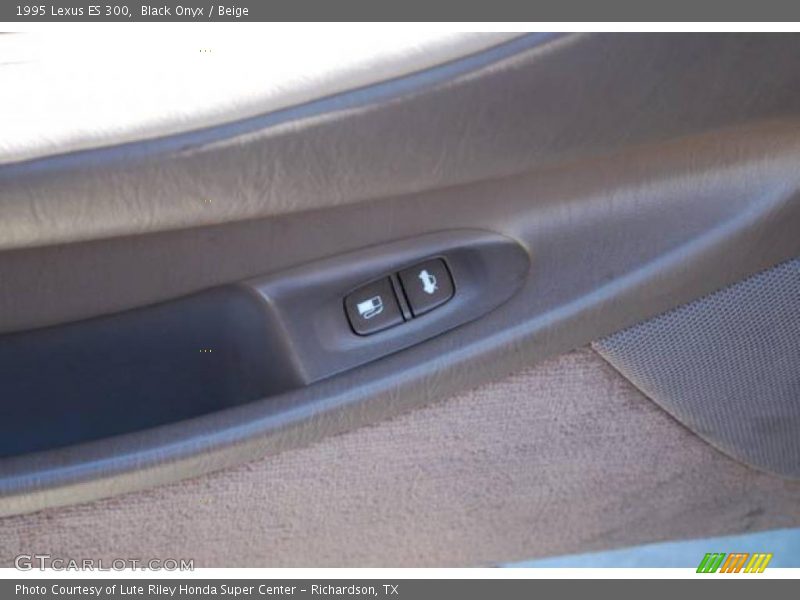 Black Onyx / Beige 1995 Lexus ES 300