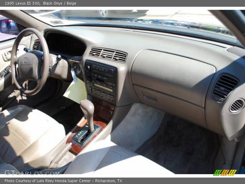Black Onyx / Beige 1995 Lexus ES 300