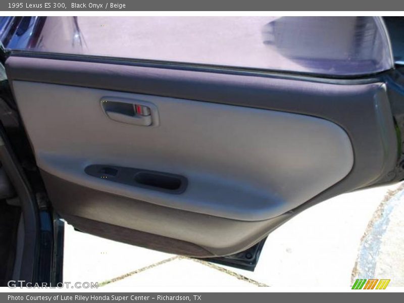 Black Onyx / Beige 1995 Lexus ES 300