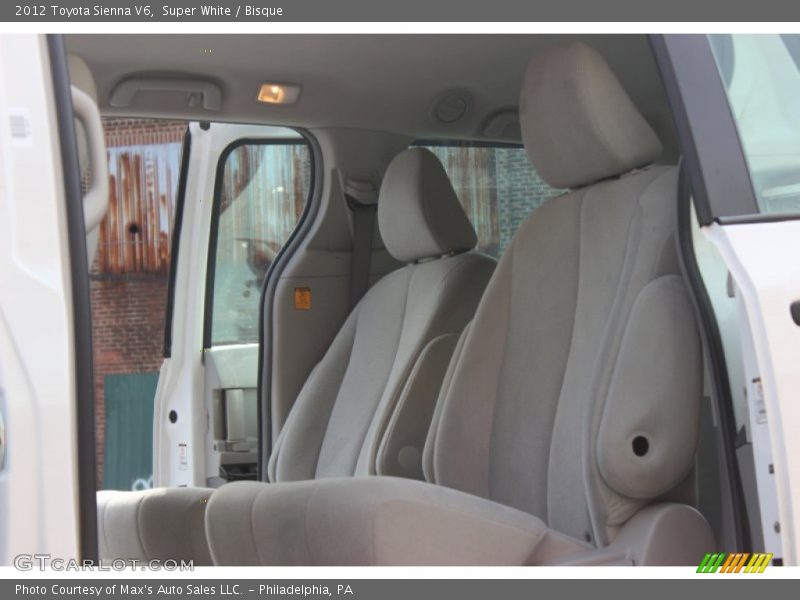 Super White / Bisque 2012 Toyota Sienna V6