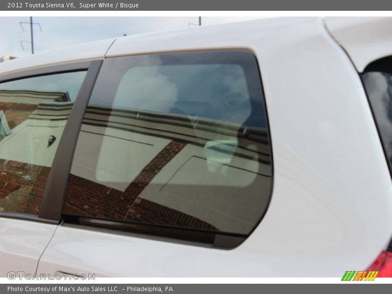 Super White / Bisque 2012 Toyota Sienna V6