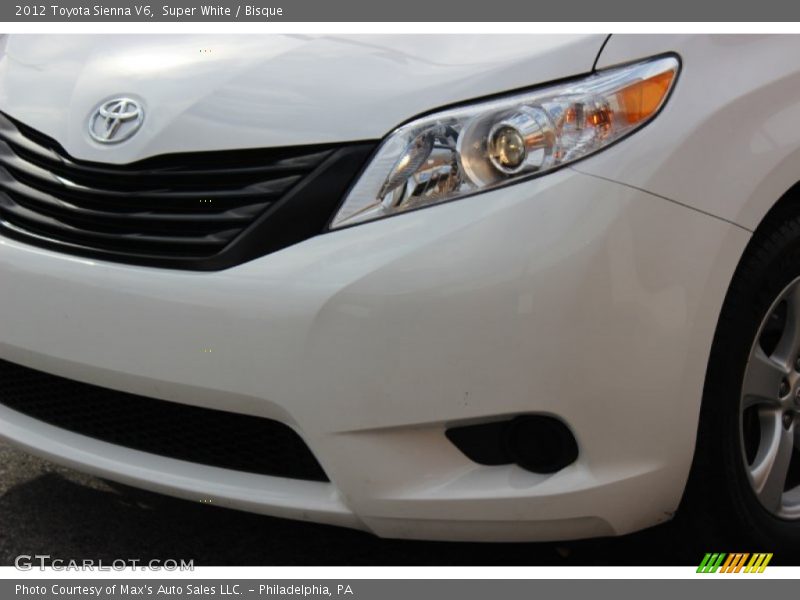 Super White / Bisque 2012 Toyota Sienna V6