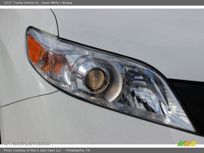Super White / Bisque 2012 Toyota Sienna V6
