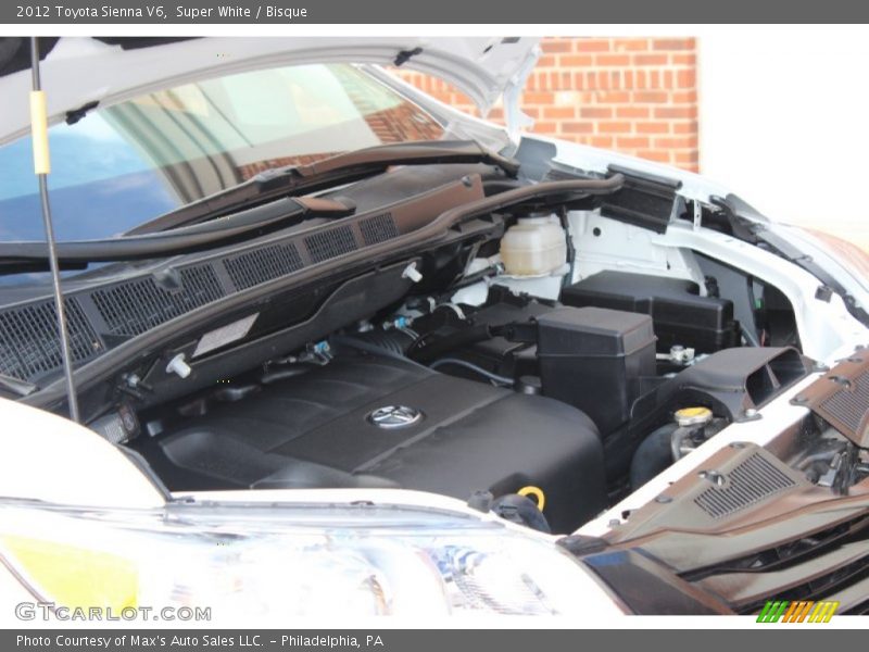 Super White / Bisque 2012 Toyota Sienna V6