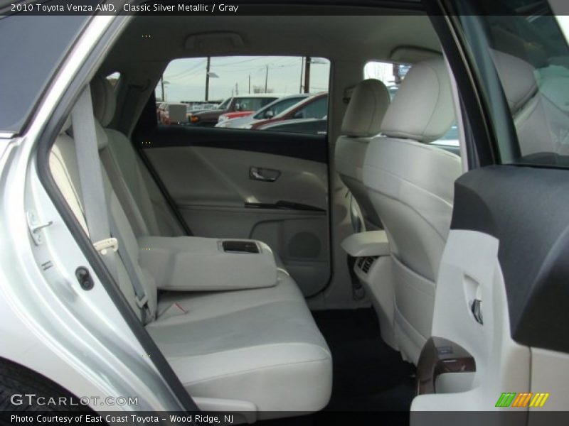 Classic Silver Metallic / Gray 2010 Toyota Venza AWD