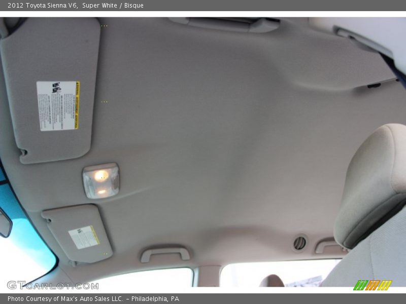 Super White / Bisque 2012 Toyota Sienna V6