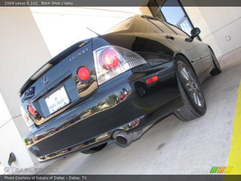 Black Onyx / Ivory 2004 Lexus IS 300