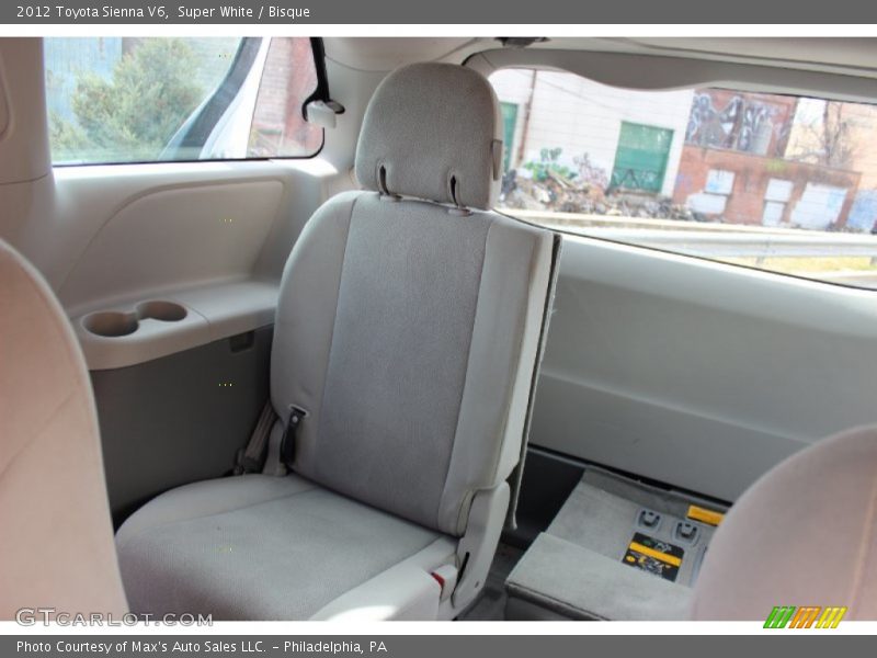 Super White / Bisque 2012 Toyota Sienna V6