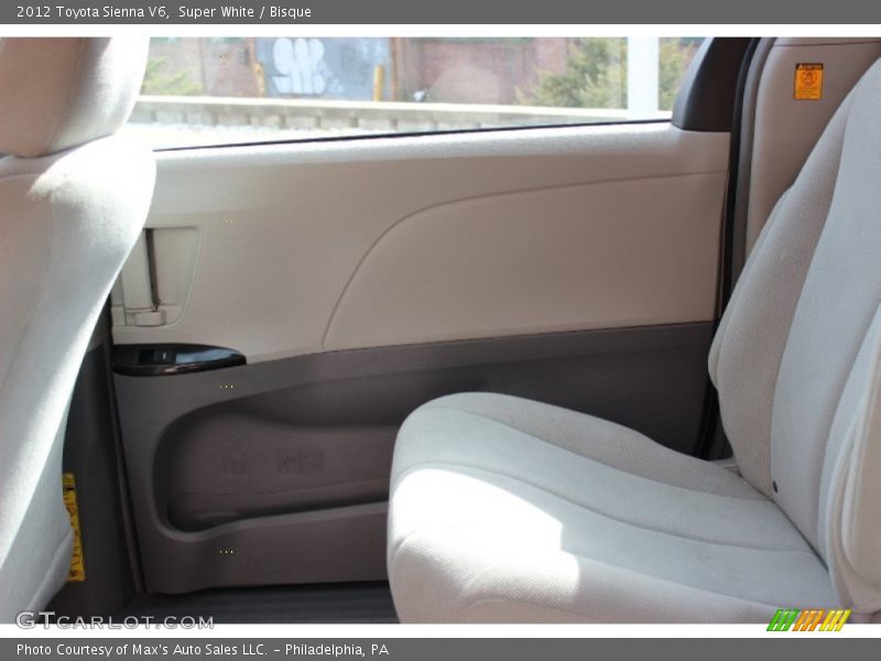 Super White / Bisque 2012 Toyota Sienna V6