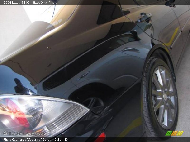 Black Onyx / Ivory 2004 Lexus IS 300