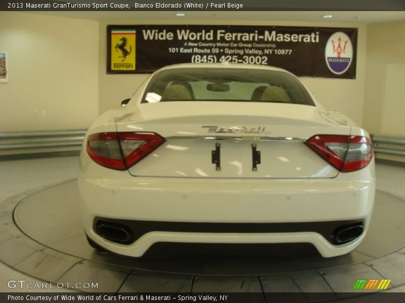 Bianco Eldorado (White) / Pearl Beige 2013 Maserati GranTurismo Sport Coupe