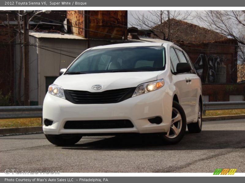 Super White / Bisque 2012 Toyota Sienna V6
