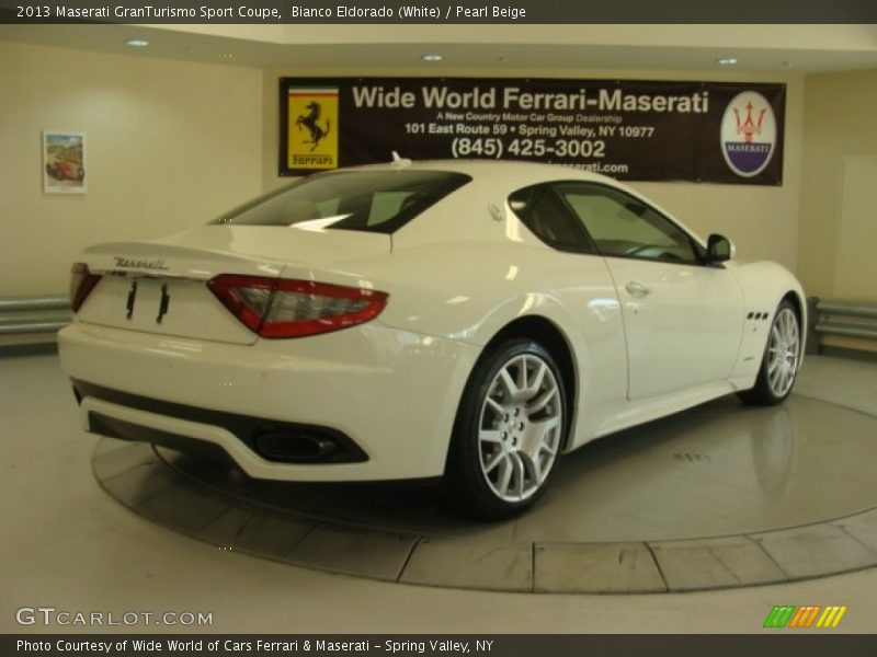 Bianco Eldorado (White) / Pearl Beige 2013 Maserati GranTurismo Sport Coupe