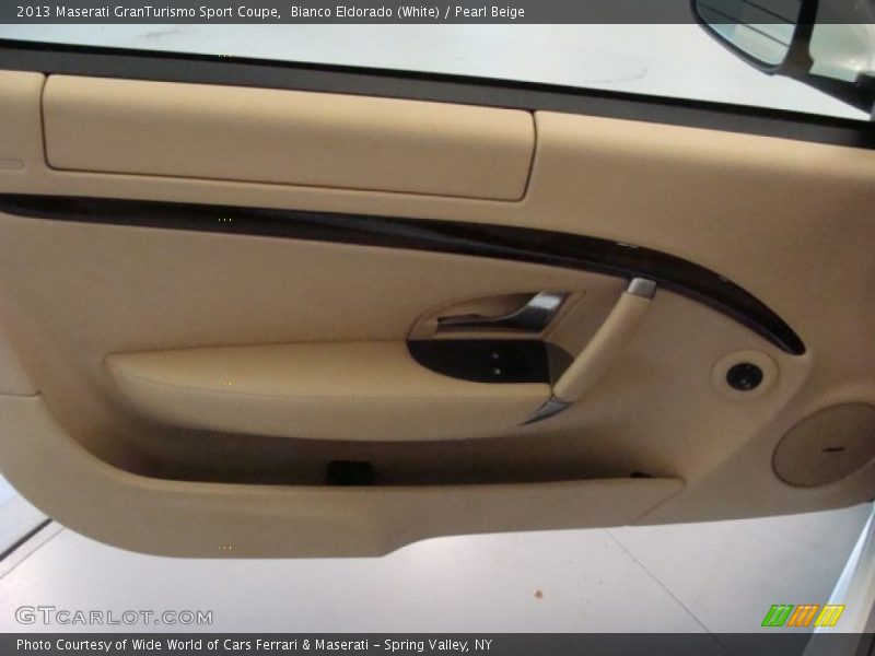 Bianco Eldorado (White) / Pearl Beige 2013 Maserati GranTurismo Sport Coupe