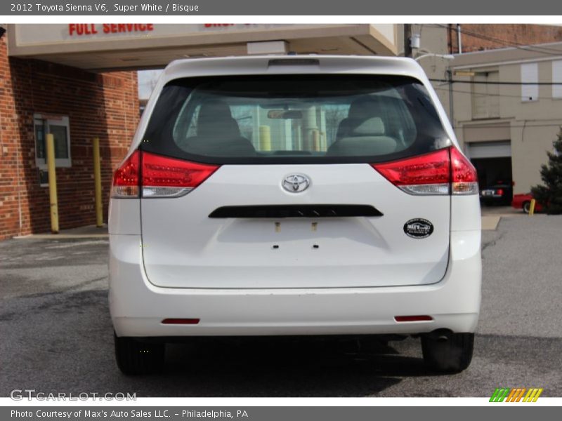 Super White / Bisque 2012 Toyota Sienna V6