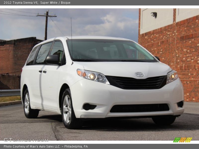 Super White / Bisque 2012 Toyota Sienna V6