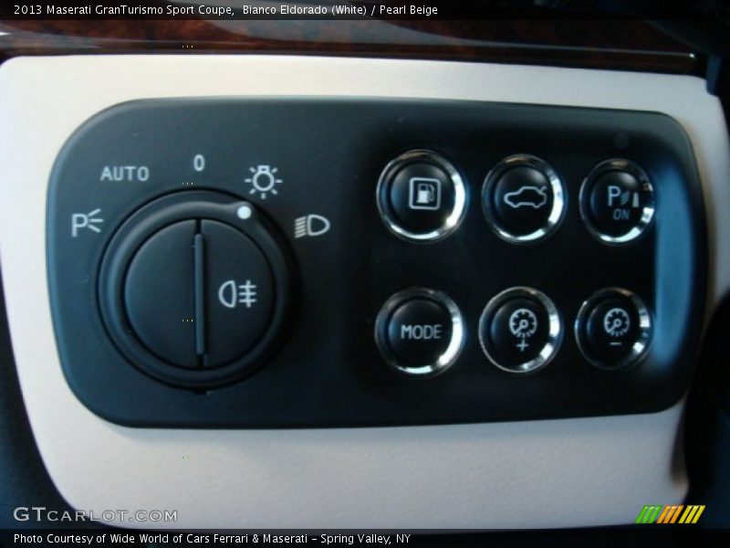 Bianco Eldorado (White) / Pearl Beige 2013 Maserati GranTurismo Sport Coupe