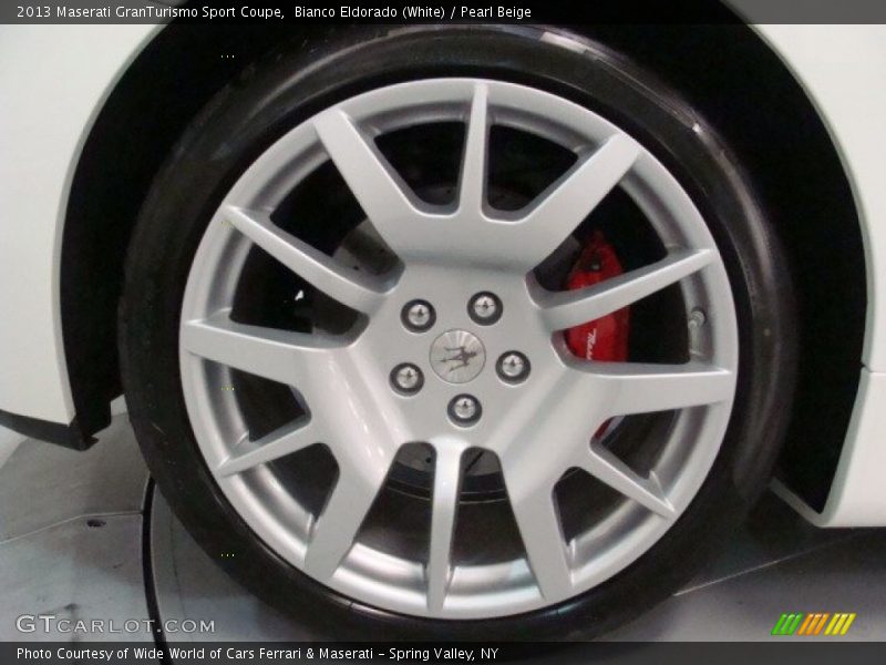 Bianco Eldorado (White) / Pearl Beige 2013 Maserati GranTurismo Sport Coupe