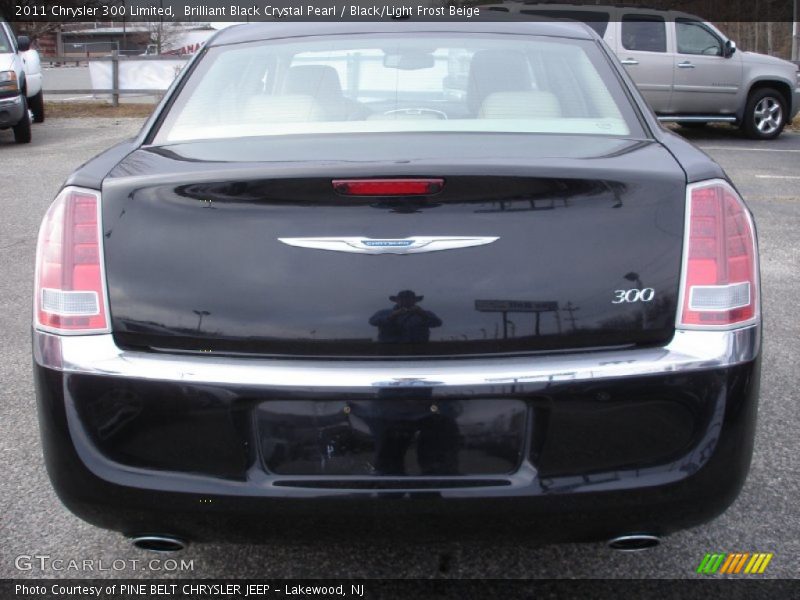 Brilliant Black Crystal Pearl / Black/Light Frost Beige 2011 Chrysler 300 Limited