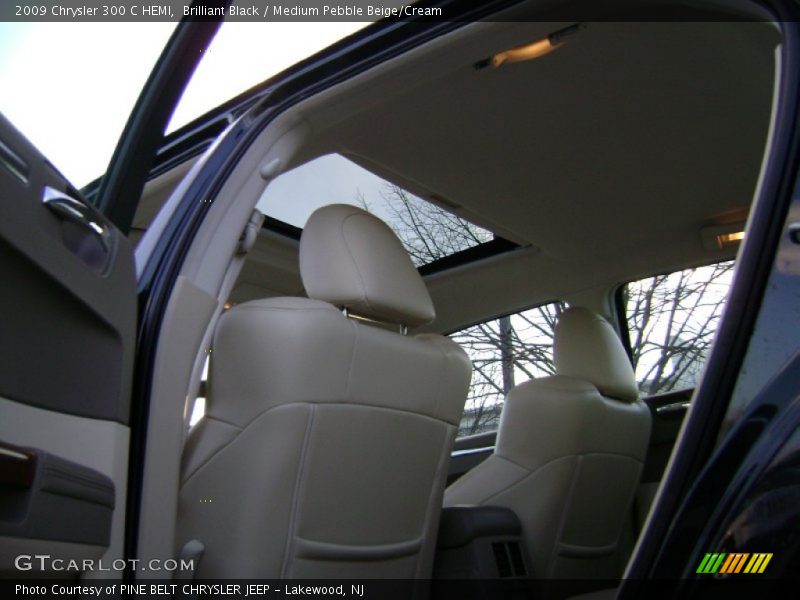 Brilliant Black / Medium Pebble Beige/Cream 2009 Chrysler 300 C HEMI