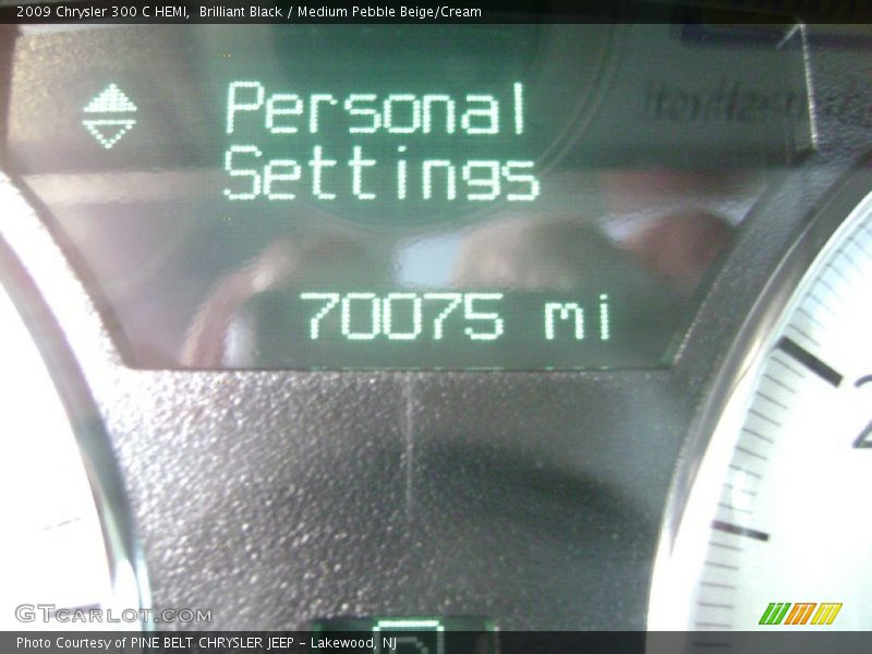 Brilliant Black / Medium Pebble Beige/Cream 2009 Chrysler 300 C HEMI