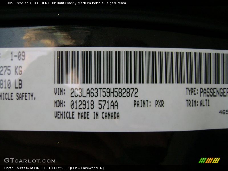 Brilliant Black / Medium Pebble Beige/Cream 2009 Chrysler 300 C HEMI